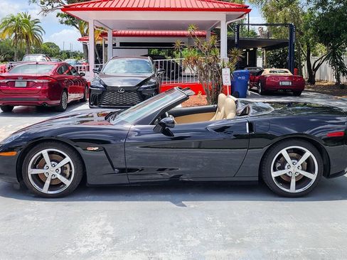 Used 2010 Chevrolet Corvette Convertible w/ Preferred Equipment Group RWD image 5