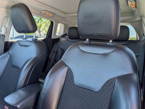 Used 2021 Jeep Compass Latitude w/ Sun and Sound Group FWD image 19