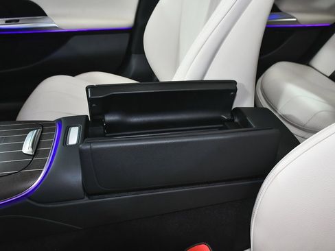 Used 2025 Mercedes-Benz E 450 4MATIC Sedan image 49