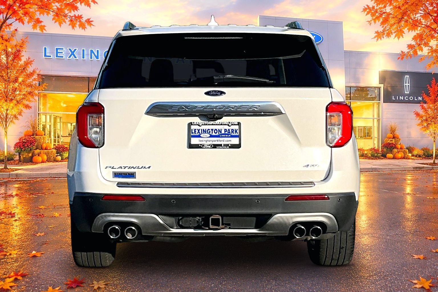 Used 2021 Ford Explorer Platinum w/ Equipment Group 601A AWD/4WD image 6