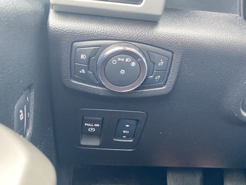 Used 2018 Ford F150 Lariat w/ Equipment Group 502A Luxury AWD/4WD image 27