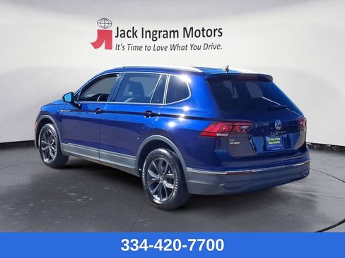Certified 2022 Volkswagen Tiguan SE image 3