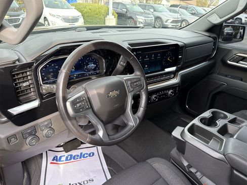 Used 2022 Chevrolet Silverado 1500 RST w/ Protection Package image 10