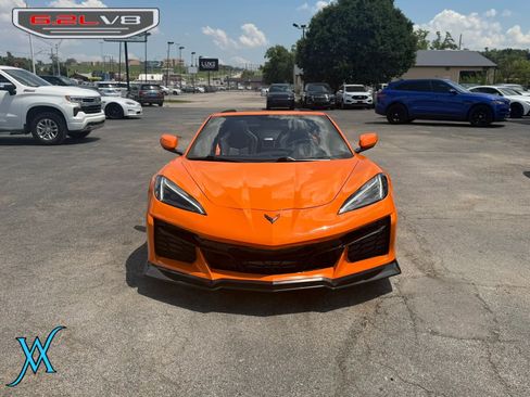 Used 2022 Chevrolet Corvette Stingray Convertible w/ Z51 Performance Package RWD image 3