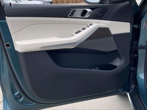 New 2026 BMW X5 xDrive50e w/ Executive Package image 10