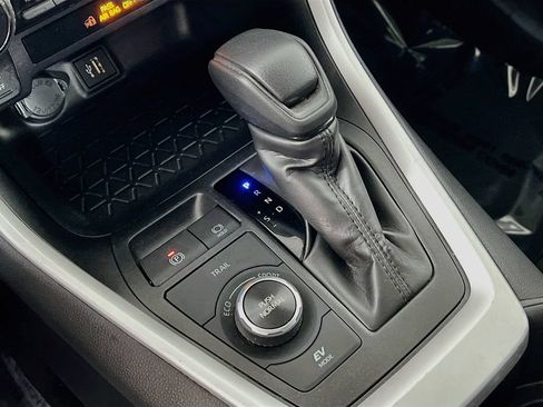 Certified 2025 Toyota RAV4 XLE AWD/4WD image 15