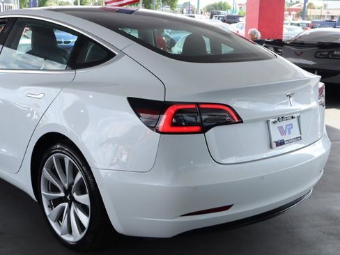 Used 2018 Tesla Model 3 Mid Range RWD image 9