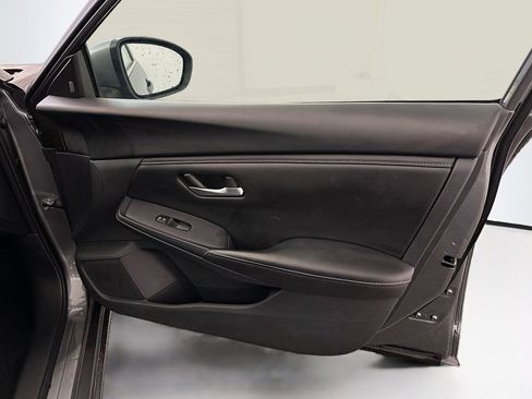 Used 2024 Nissan Sentra SV image 32