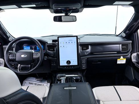 Used 2023 Ford F150 Lightning Platinum image 29