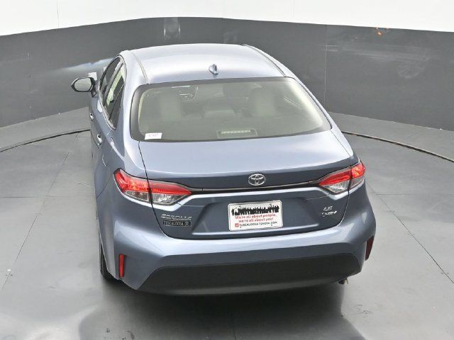 Used 2026 Toyota Corolla LE w/ LE Premium Package FWD image 28