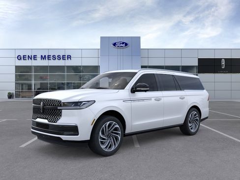 New 2026 Lincoln Navigator L Reserve AWD/4WD image 22