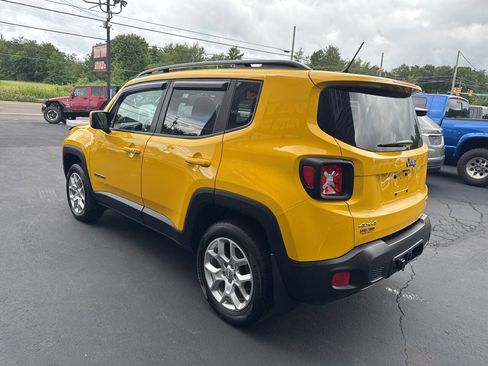Used 2017 Jeep Renegade Latitude AWD/4WD image 6