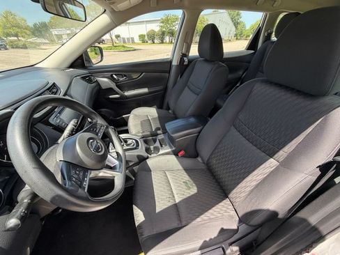 Used 2018 Nissan Rogue S AWD/4WD image 19