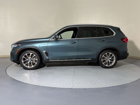 Used 2025 BMW X5 xDrive50e AWD/4WD image 2