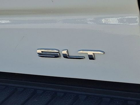 Used 2024 GMC Sierra 1500 SLT image 32