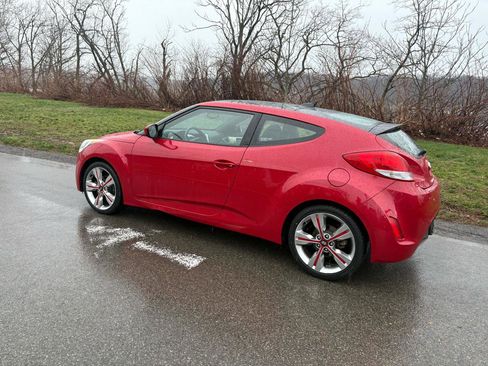 Used 2016 Hyundai Veloster Base w/ Option Group 02 image 6