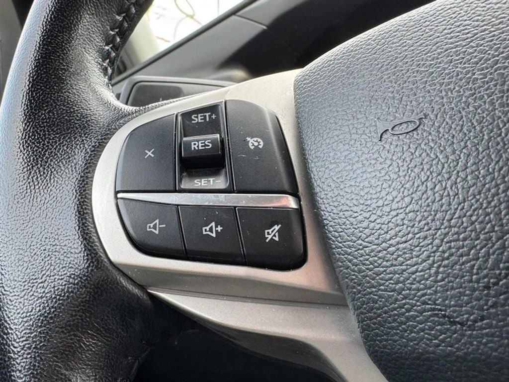 Used 2023 Ford Explorer XLT w/ Equipment Group 202A AWD/4WD image 17