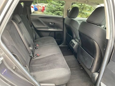 Used 2013 Toyota Venza LE FWD image 23