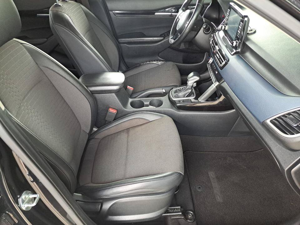 Used 2023 Kia Seltos S FWD image 19