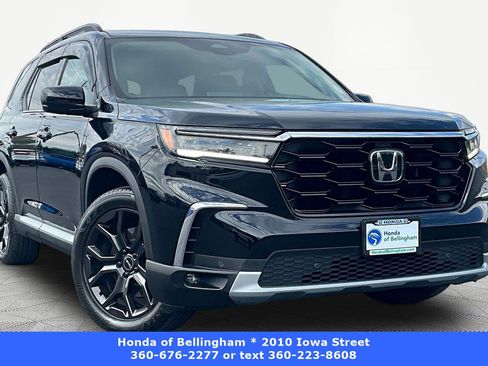 Certified 2025 Honda Pilot Touring image 1