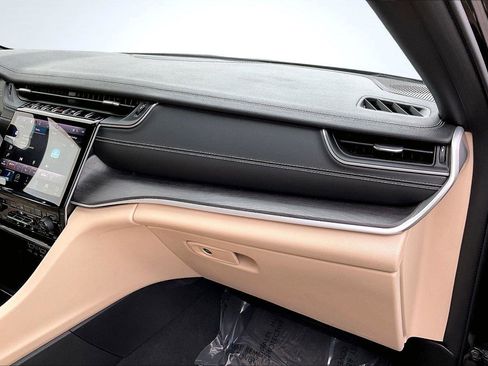 Used 2023 Jeep Grand Cherokee Limited w/ Trailer Tow Prep Group (B) image 18