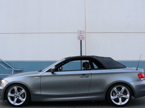 Used 2011 BMW 135i Convertible image 9
