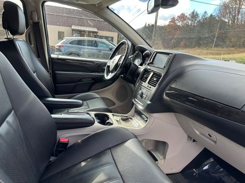 Used 2020 Dodge Grand Caravan Crew w/ Quick Order Package 29L image 7