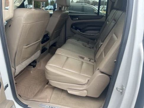 Used 2020 Chevrolet Suburban LT image 7