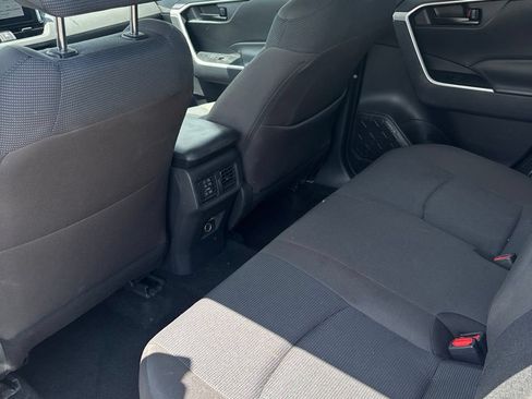 Used 2025 Toyota RAV4 LE AWD/4WD image 8