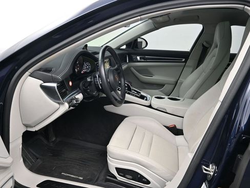 Used 2023 Porsche Panamera 4 Platinum Edition image 4