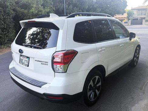 Used 2017 Subaru Forester 2.5i Premium AWD/4WD image 6