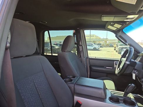 Used 2017 Ford Expedition XLT image 13