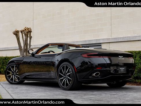 Used 2019 Aston Martin DB11 Volante image 31
