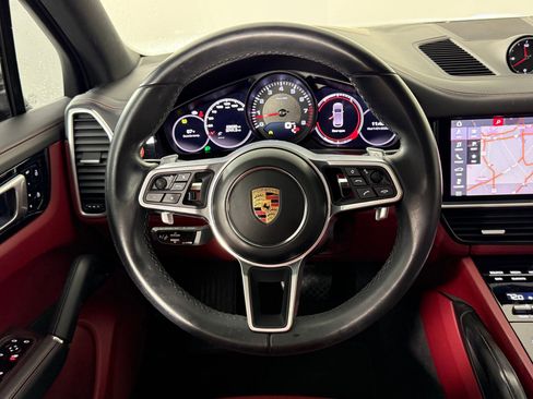 Used 2021 Porsche Cayenne image 21