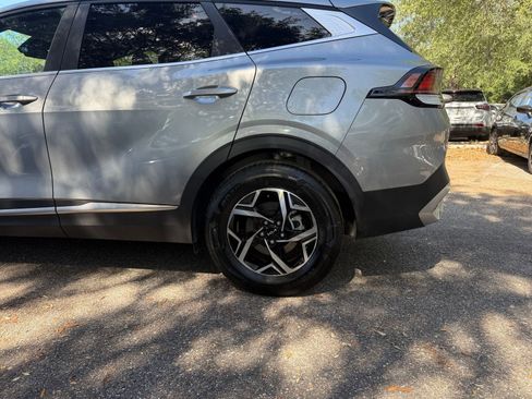 Used 2025 Kia Sportage LX FWD image 11