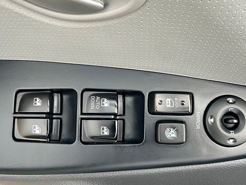 Used 2009 Hyundai Elantra GLS FWD image 18