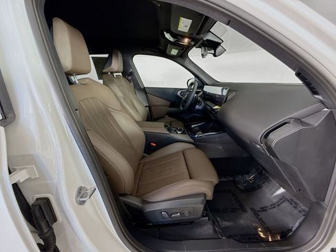 Used 2025 BMW X3 xDrive30i w/ Premium Package image 28