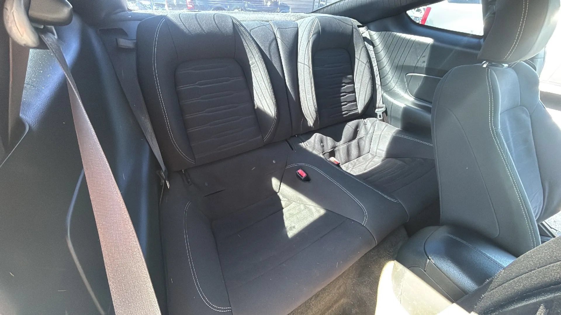 Used 2015 Ford Mustang Coupe RWD image 25