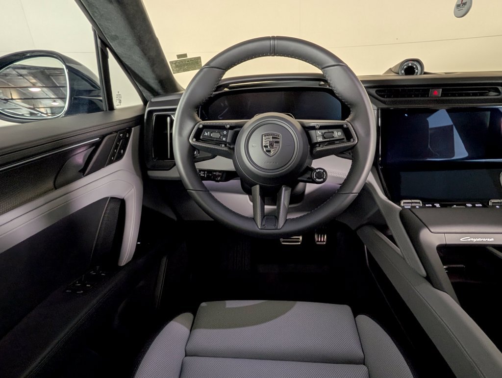 New 2026 Porsche Cayenne Turbo AWD/4WD image 21