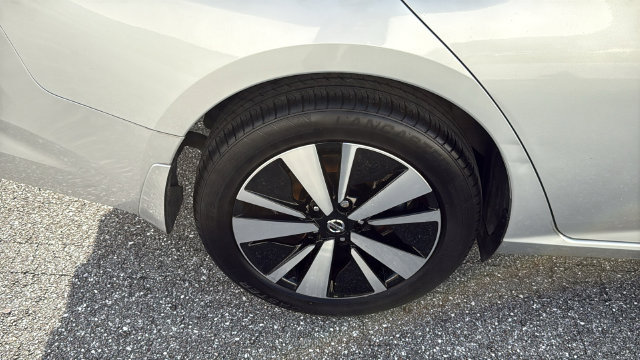 Used 2022 Nissan Altima 2.5 SV AWD/4WD image 13