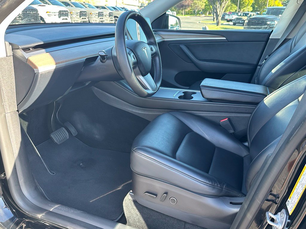 Used 2023 Tesla Model Y Long Range AWD/4WD image 27