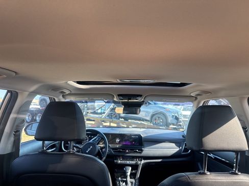 Used 2024 Kia Seltos EX image 20