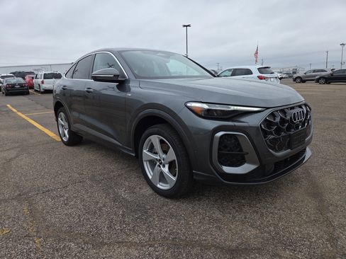 Used 2025 Audi Q5 Premium Plus w/ Premium Plus image 4