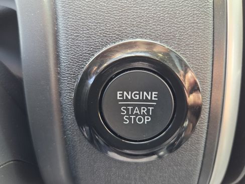Used 2025 Ford Expedition Active RWD image 35