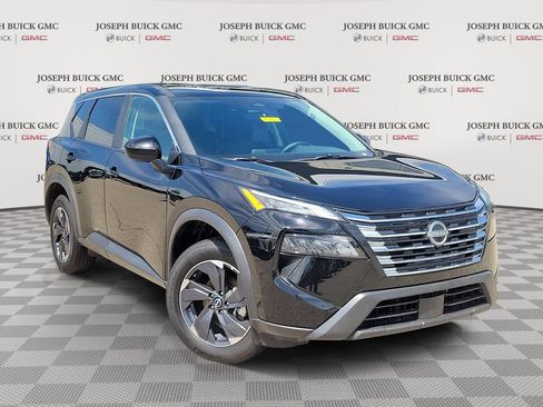 Used 2025 Nissan Rogue SV FWD image 1