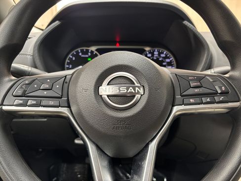 Used 2025 Nissan Sentra SV FWD image 25