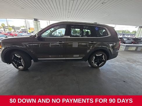 Used 2025 Kia Telluride S FWD image 17
