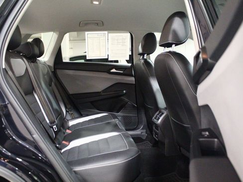 Used 2022 Volkswagen Taos SEL image 26