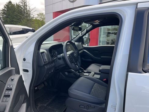 Used 2026 Nissan Frontier SV w/ All-Weather Content Package AWD/4WD image 3