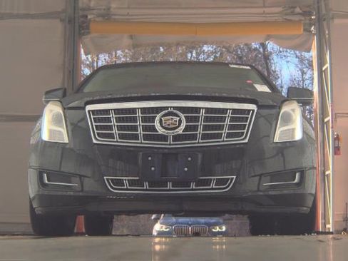 Used 2015 Cadillac XTS image 3